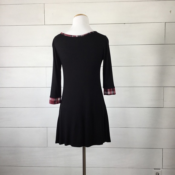 Style Addicts 3/4 sleeve black tunic with pockets - Picture 3 of 7